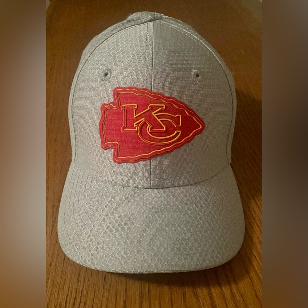 Gray Youth Size Kansas City Chiefs Fitted Baseball Cap